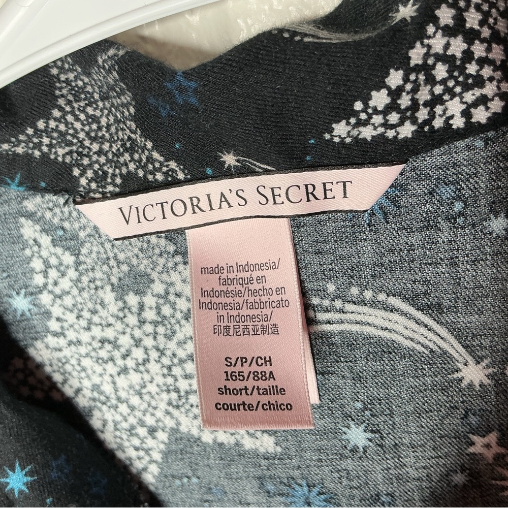 < Victoria's Secret Black and White Celestial Starry Pajama Top > - Picture 3 of 4
